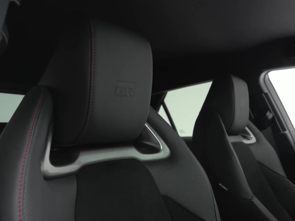 Asientos y tapicería Toyota C-HR 2024, te la enseñamos en Ourense