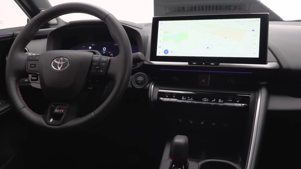 Prueba en Ourense la Ergonomía del nuevo Toyota CHR 2024