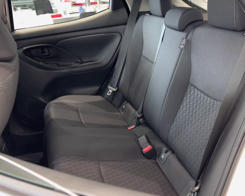 YARIS HSD 2023 ACTIVE BLANCO 14 - TOYOTA OURENSE coche híbrido en Ourense