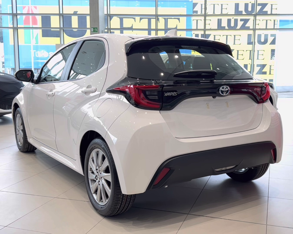 YARIS HSD 2023 ACTIVE BLANCO 4 - TOYOTA OURENSE Yaris 2023 Active Tech 120h en Ourense