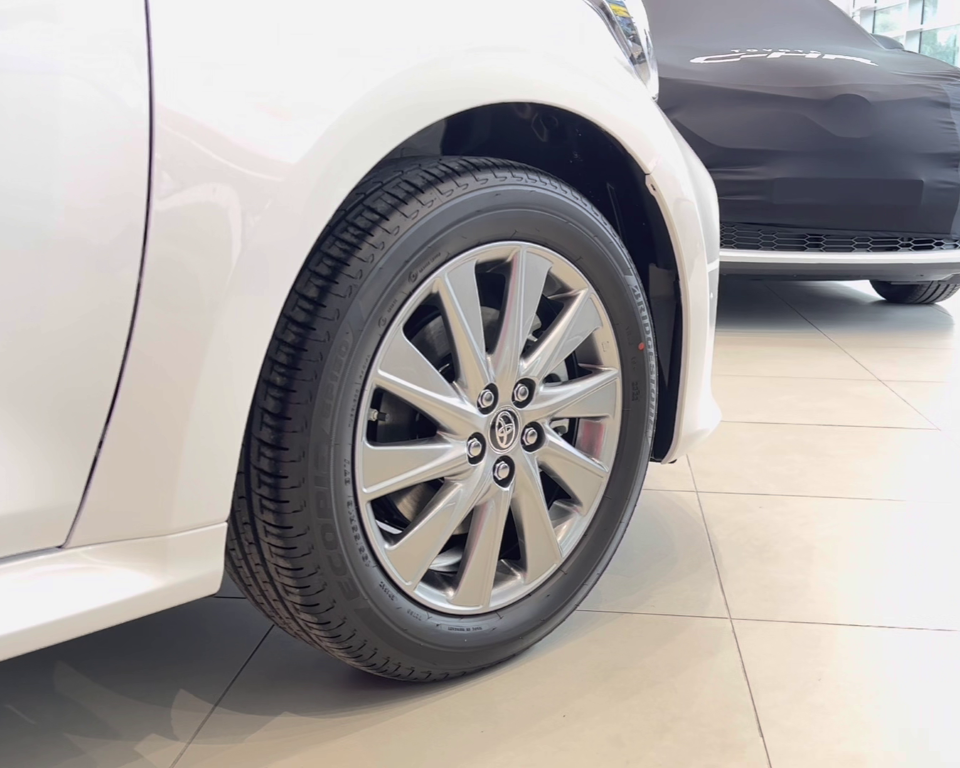 YARIS HSD 2023 ACTIVE BLANCO 5 - TOYOTA OURENSE Toyota Yaris 2023 Active Tech en Ourense