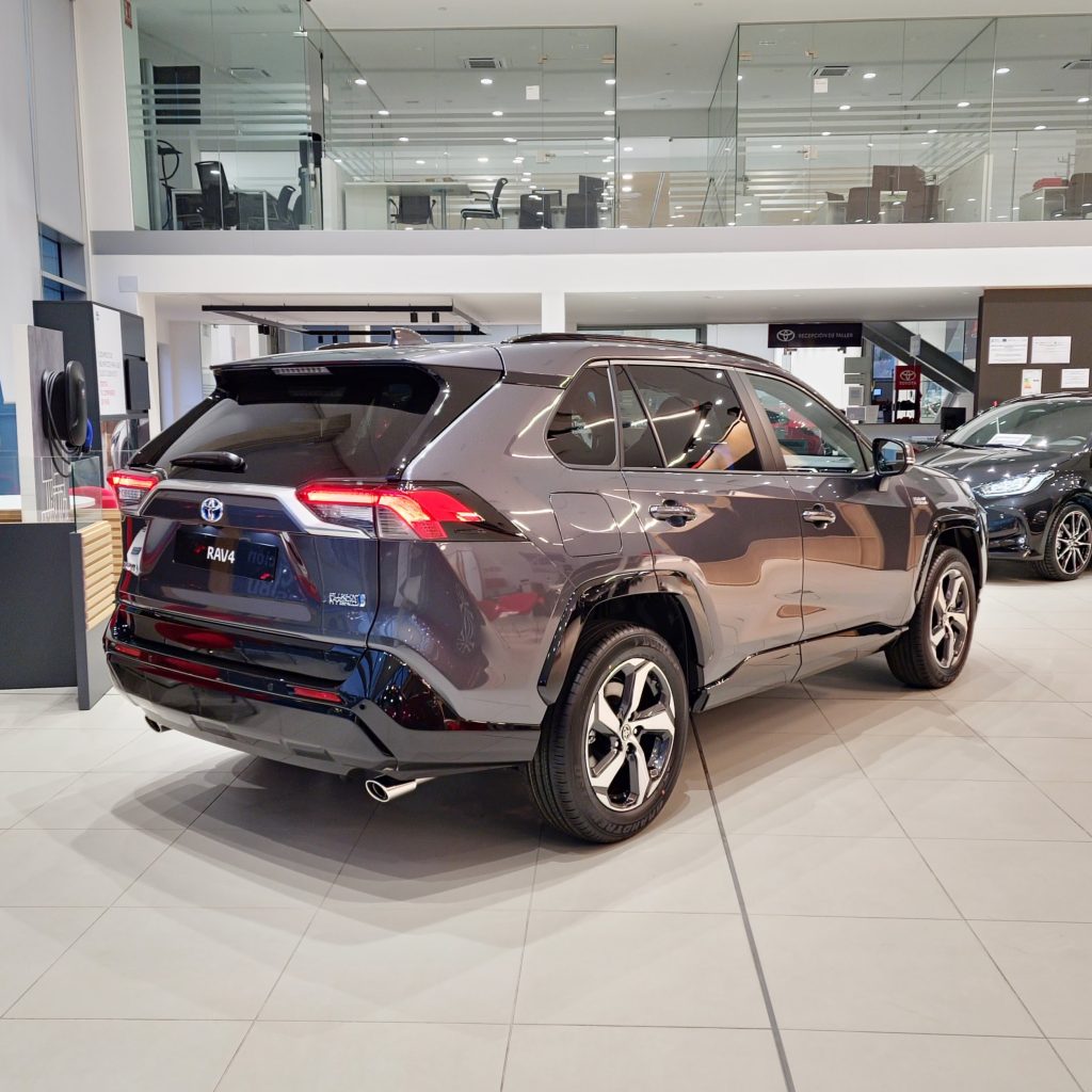 RAV4 PLUGIN 2024 ADVANCE GRIS GRAFITO 3 - TOYOTA OURENSE