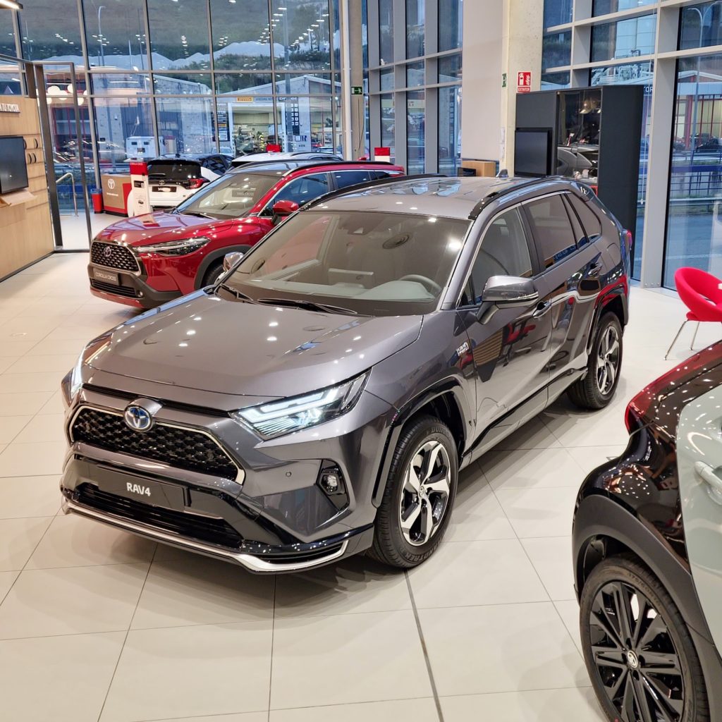 RAV4 PLUGIN 2024 ADVANCE GRIS GRAFITO 5 - TOYOTA OURENSE