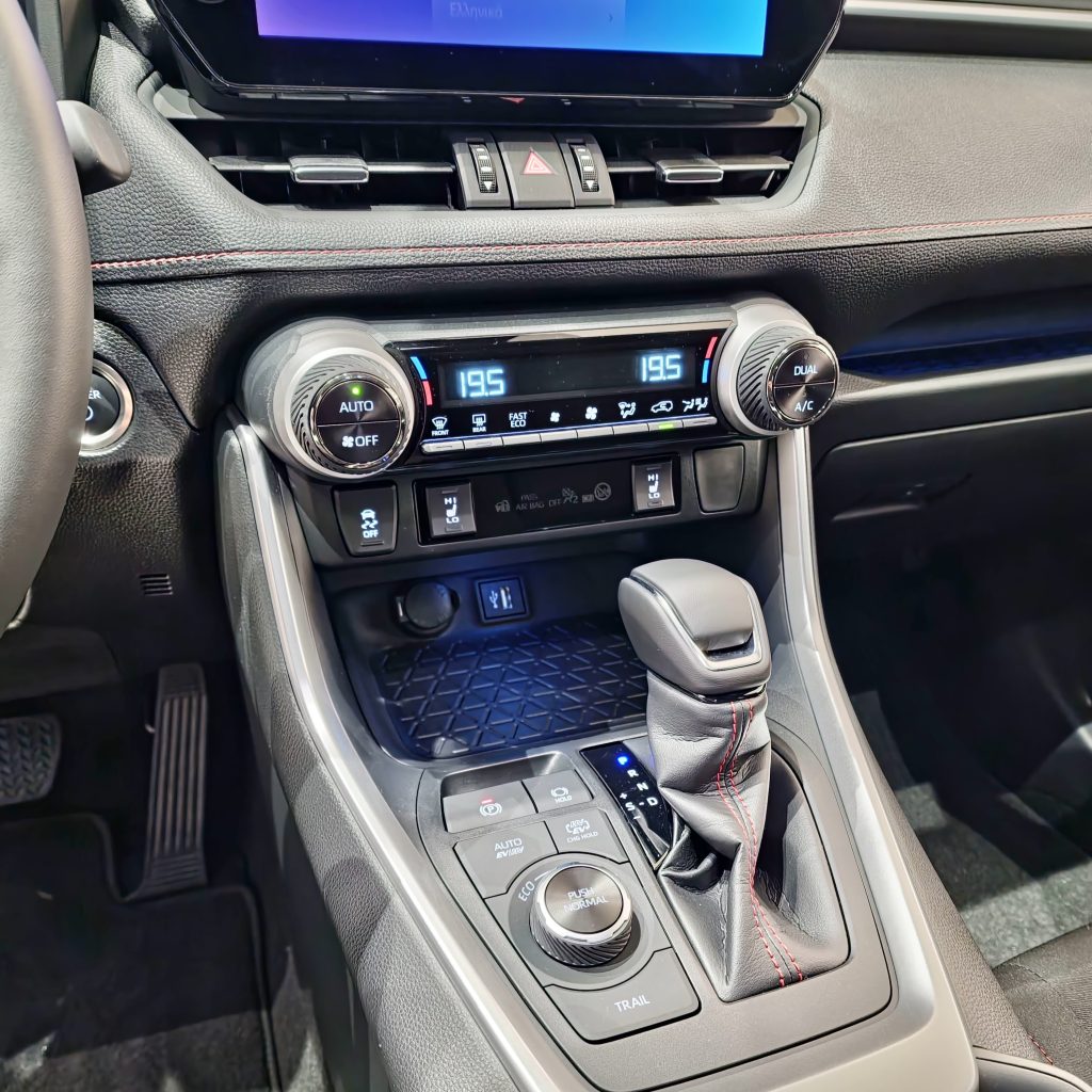 RAV4 PLUGIN 2024 ADVANCE GRIS GRAFITO 9 - TOYOTA OURENSE